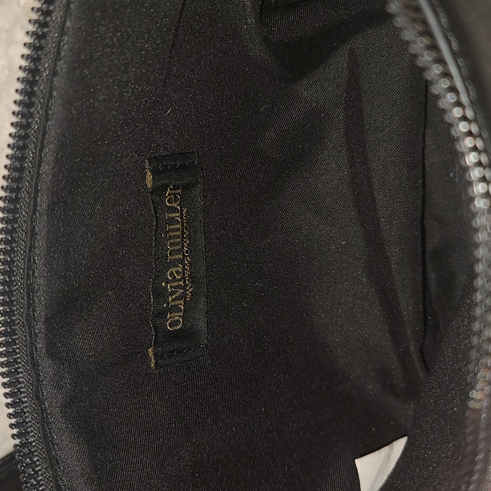 Crossbody - Picture 2 of 4